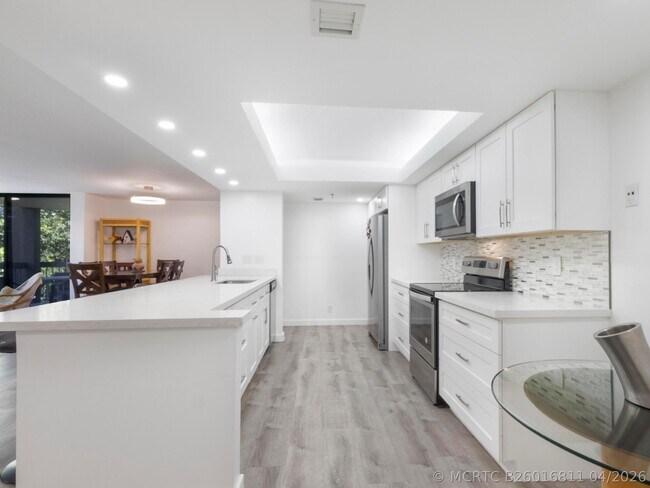 Photo - 955 Egret Cir Unit 402