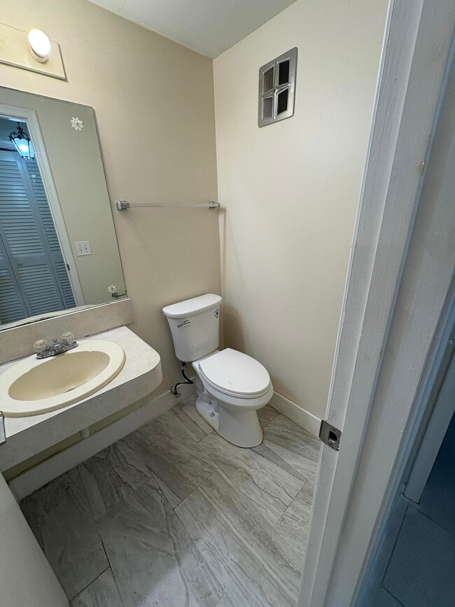 Photo - 51 Waltham C