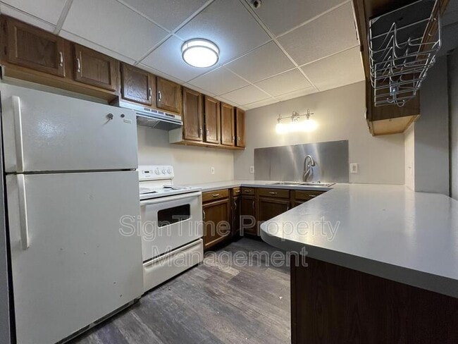 Building Photo - 69 Broadway Unit Apt B