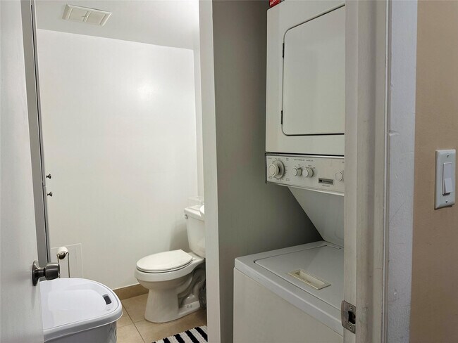 Photo - 4156 Inverrary Dr Unit 205