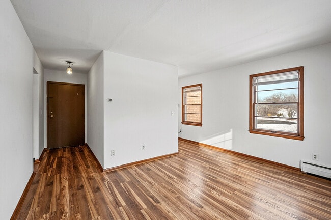 07_4815_Old_Cedar_Lake7_mls - Q2