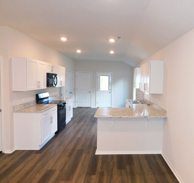 3-Bedroom Home with 2 Full Baths in Prime Fayetteville Location