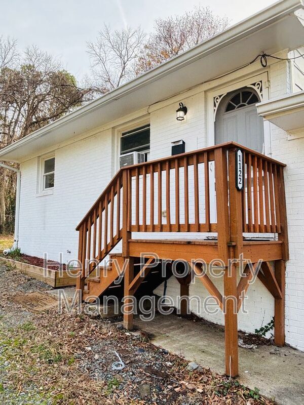 1122 Drew St