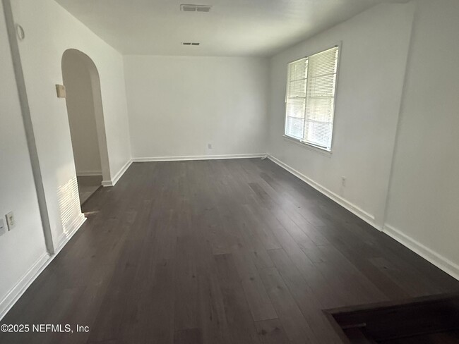 Photo - 903 Melson Ave