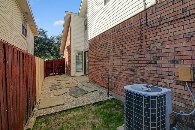 Photo - 7640 Kings Ridge Rd