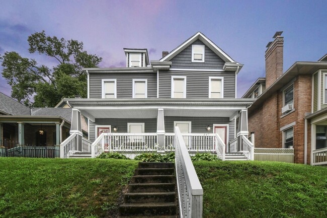 Building Photo - 545 W 3rd Ave Rental