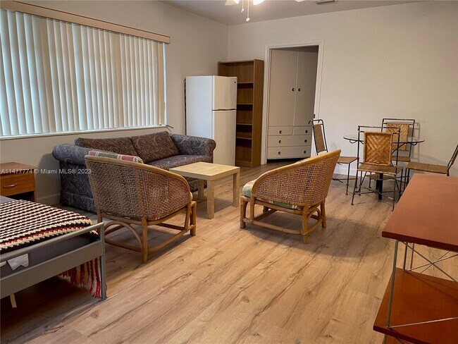 Photo - 580 University Dr Unit 1