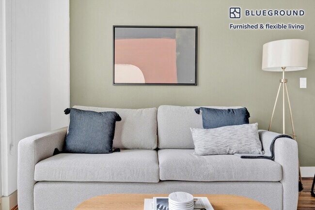 Photo - 422 W Riverside Dr Unit FL2-ID53