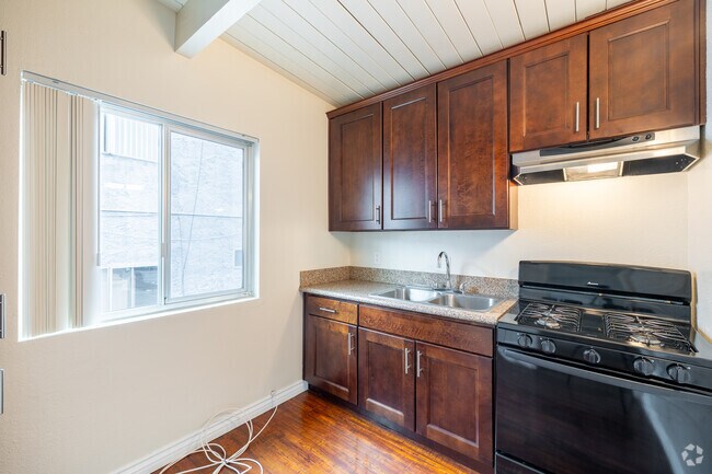 Studio - 380SF - Kitchen