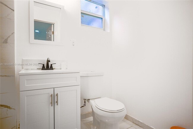 Photo - 840 NW 170th Terrace Unidad 1