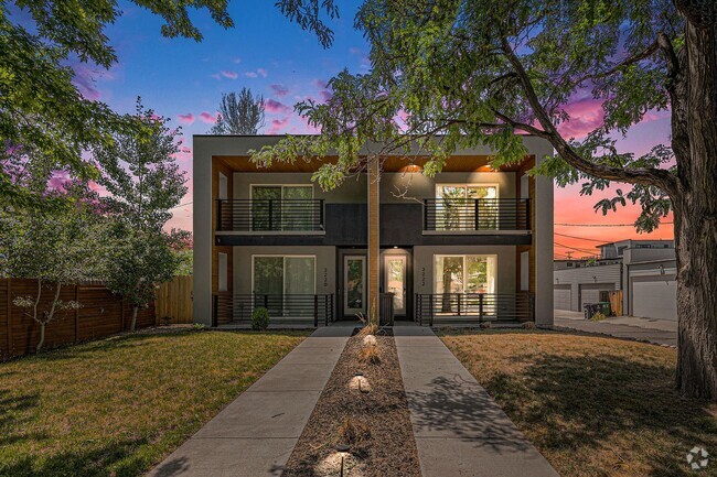 Building Photo - Absolute Stunner in the Heart of it All! Rental