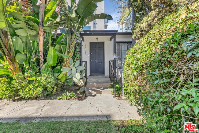 Building Photo - 1623 S Bundy Dr