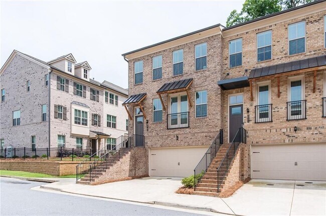 2701 Cedar Pne Wy