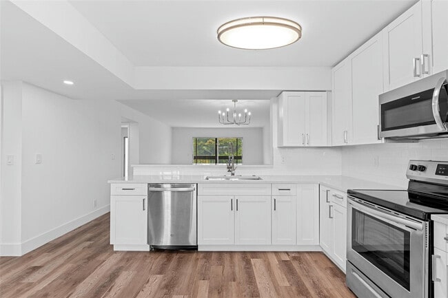 Photo - 7301 Amberly Ln Unidad 403