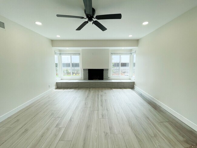 Photo - 3 bedroom 2 bath home in desired neighborhood