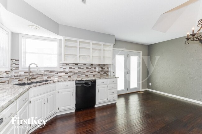 Photo - 700 Canter St