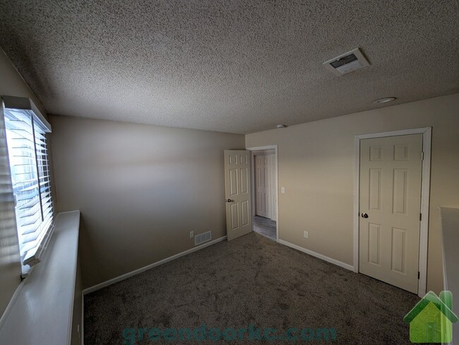 Photo - 823 S Lindenwood Dr