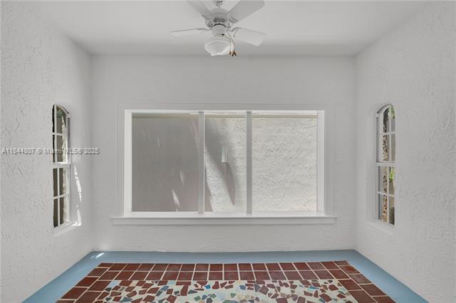 Photo - 1765 Wa Kee Na Dr