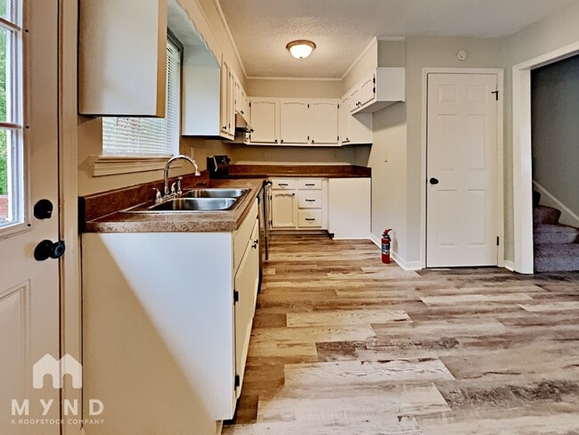 Photo - 2269 Belmore Ln