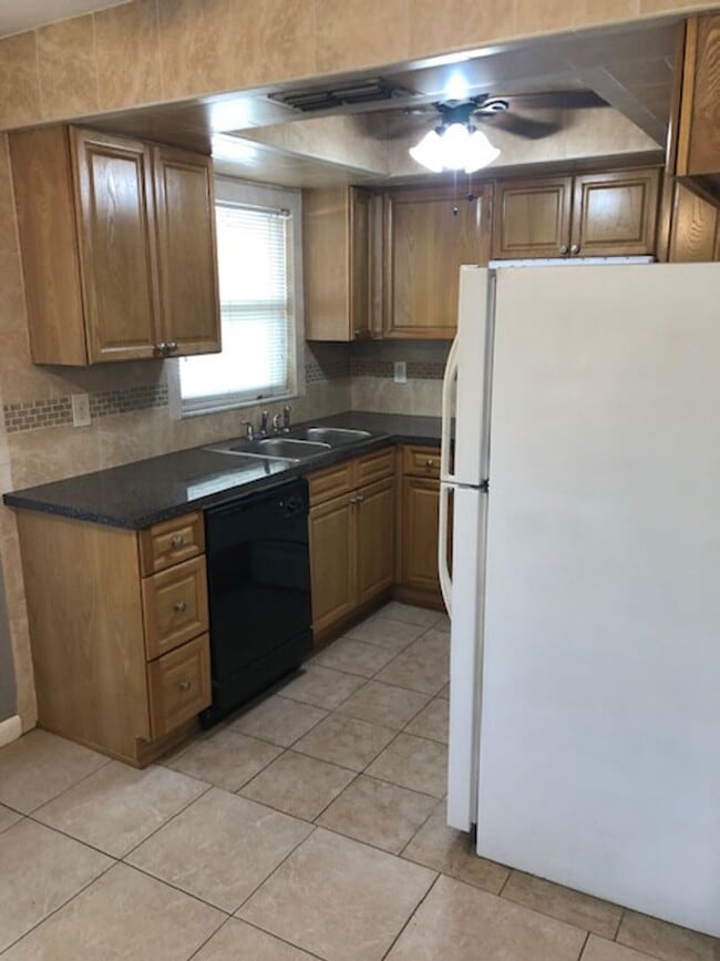 Photo - 10876 Unit C
