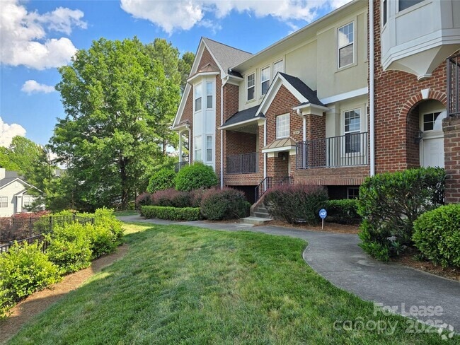 Building Photo - 14243 Richmond Park Ave Rental