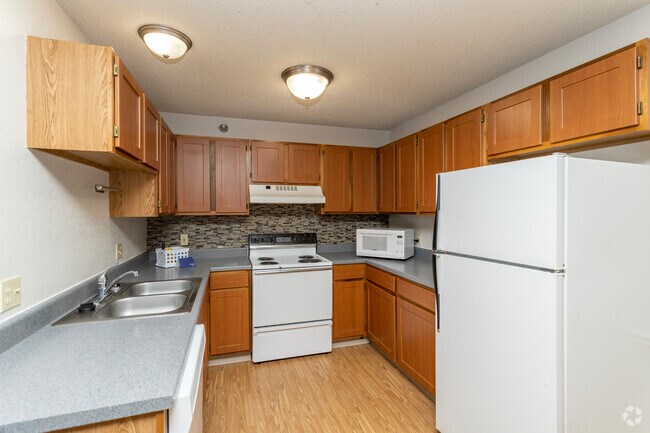 1BR, 1BA - 750SF