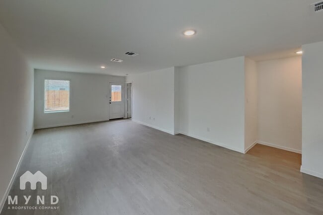 Photo - 7354 Orange Sapphire