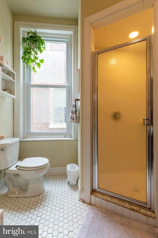 Photo - 1937 Spring Garden St Unit B