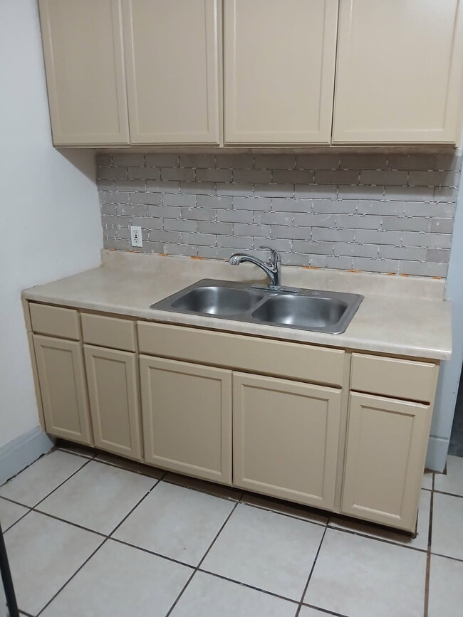 Photo - 15448 Calcutta Ave