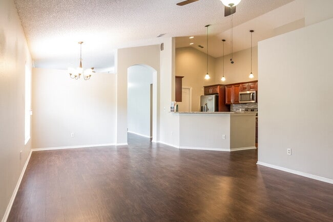 Photo - 1932 Wiregrass Ct