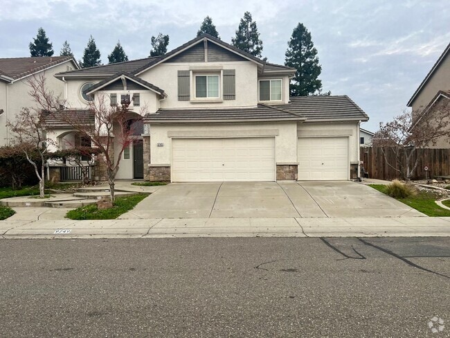 Building Photo - Beautiful and Spacious 5 bed/ 4 bath home ...