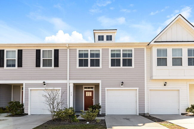 Photo - 715 Trotters Ln Townhome