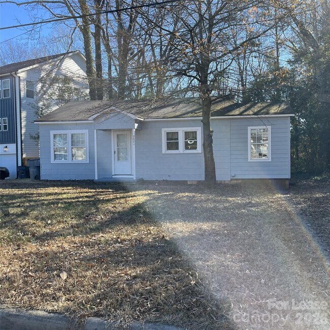 Photo - 2621 Dr Carver Rd
