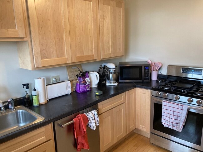 Photo - 4618 N Sacramento Ave Unit 3