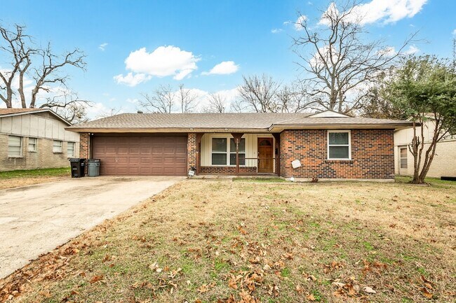 Building Photo - 3532 Antilles Dr