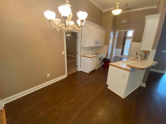 Photo - 245 Fairview Cir