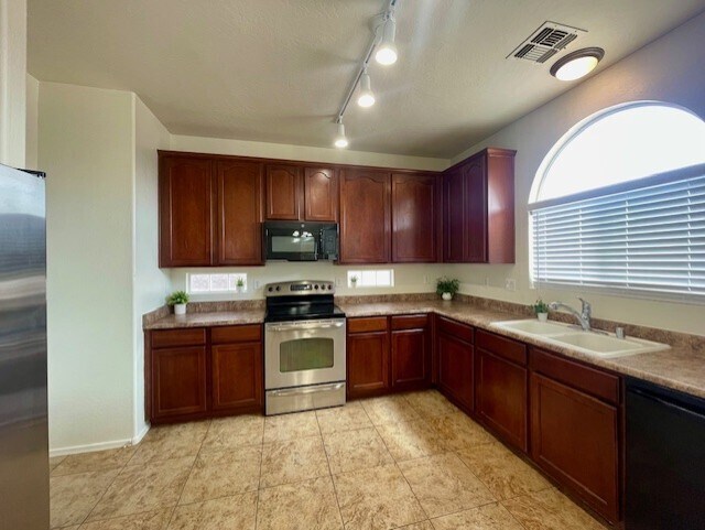 Photo - 45137 Sage Brush Dr