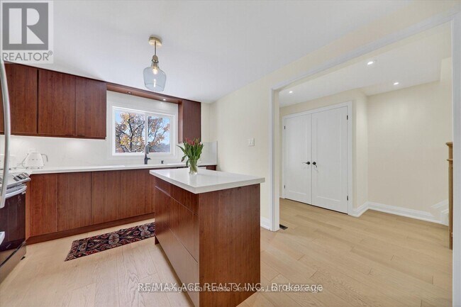 Photo - 100 Brimwood Blvd