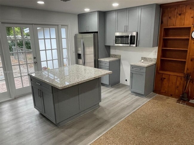 Photo - 846 SW 10th St