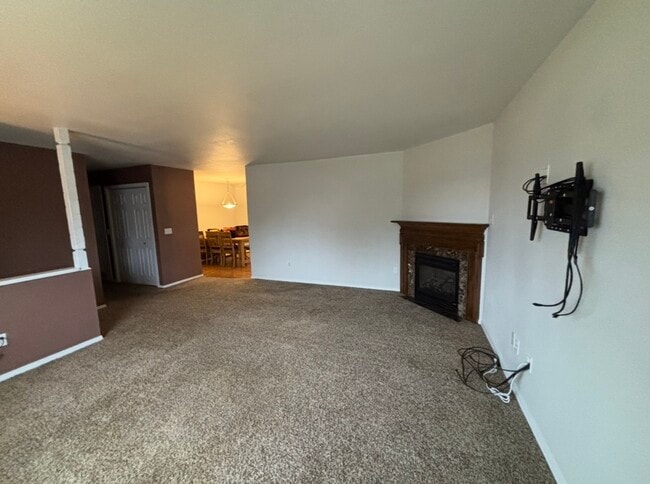 Photo - 3227 Lynn Ave