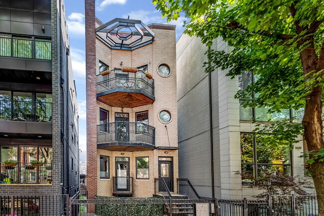 Photo - 1031 N Marshfield Ave Unit 2