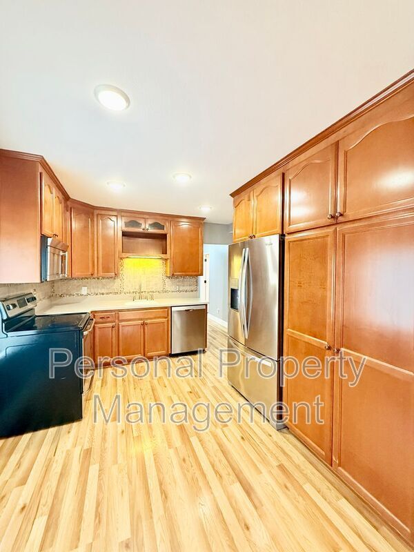 Photo - 715 W 19th St