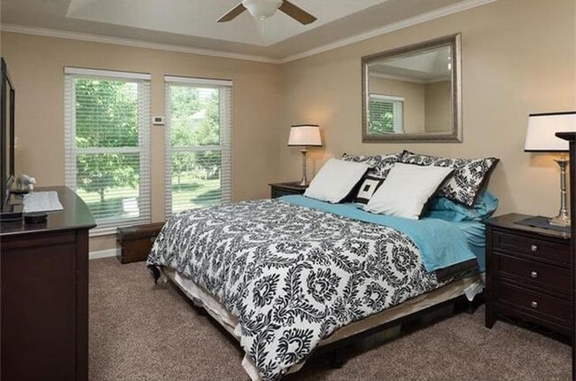 Building Photo - 13307 Walnut St