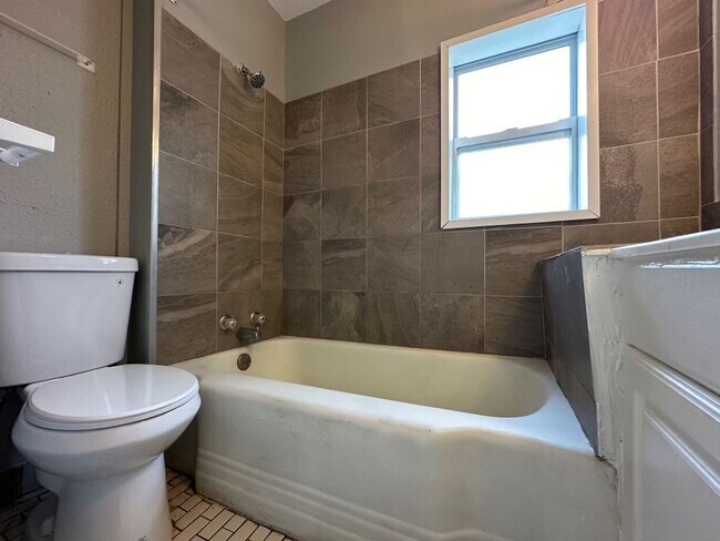 Photo - 1115 N 33rd Ave Unit #1