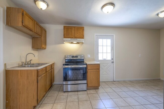 Photo - 709 N Woodland St