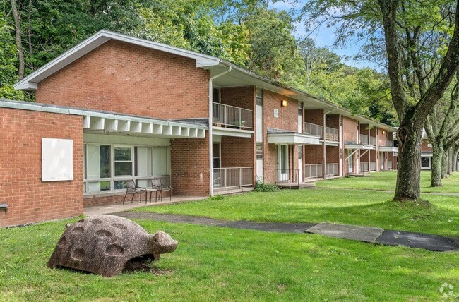 Building Photo - Greenwood Apartments