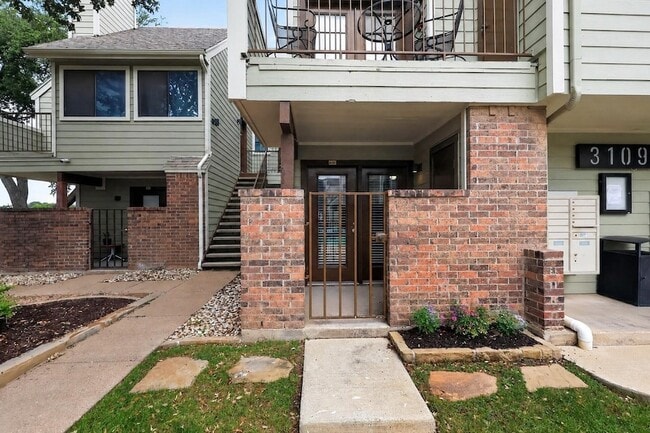 Building Photo - 3109 Sondra Dr Unit 107