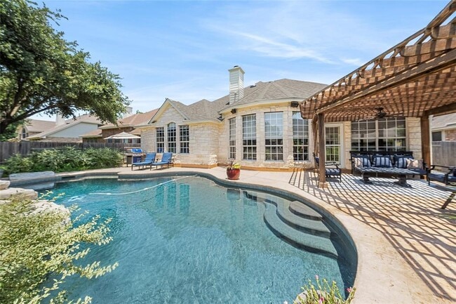 Photo - 14936 Thatcher Dr House