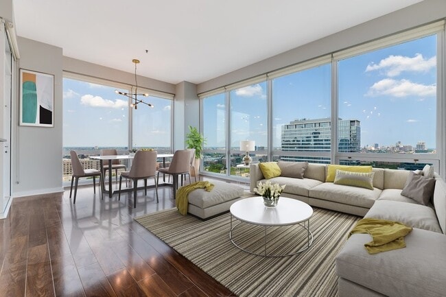 Photo - 757 N Orleans St