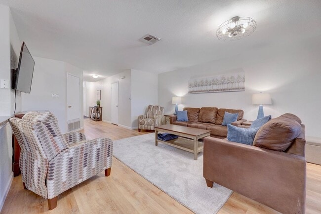 1205 Forest Oaks Path